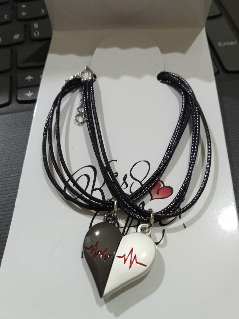Love Heartbeat 2Pcs Black & White Magnetic Heart Adjustable Bracelets For Lovers