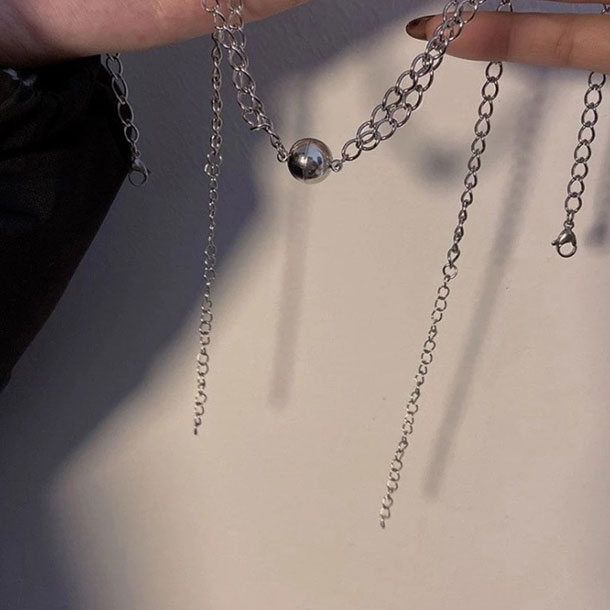2Pcs Long-Distance Couple Magnetic Pendant Necklace For Lovers