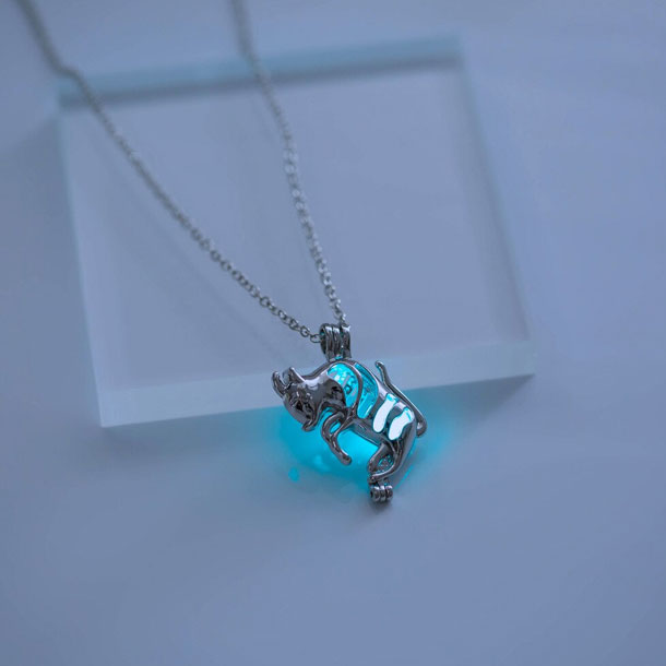  Glow in the Dark Bull Shape Crystal Stone Luminous Necklace For Unisex
