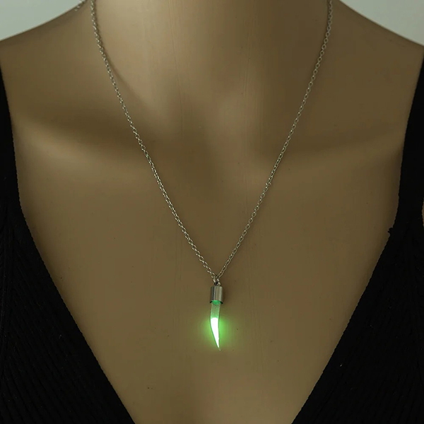 Women's Halloween Glow-in-The-Dark Chili Pendant Necklace: Fashionable Party Jewelry Gift For Girls & Women
