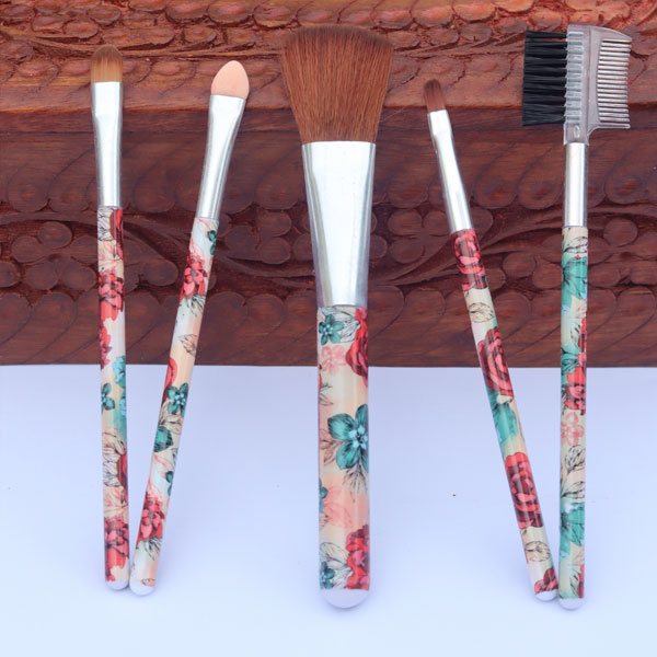 5 Pcs Multicolor Portable Soft Makeup Brushes Set- Cosmetic Tools