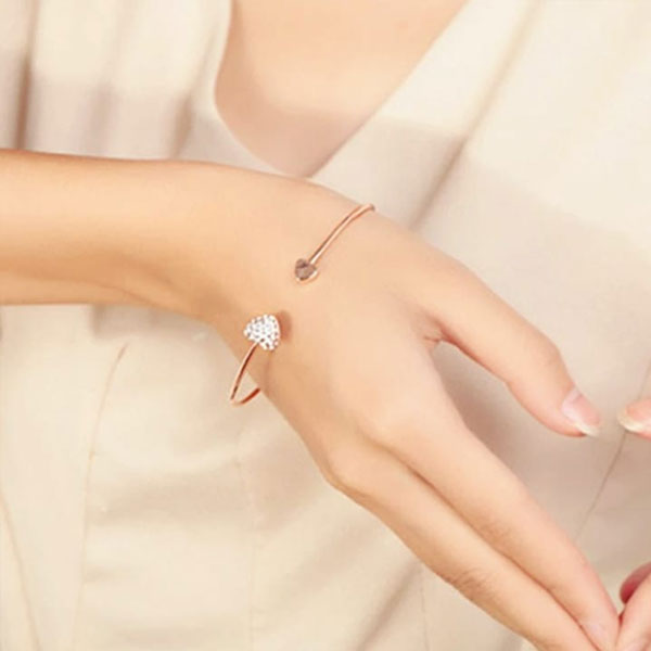 Adjustable Crystal Double Heart Cuff Bracelet For Women's Beauty