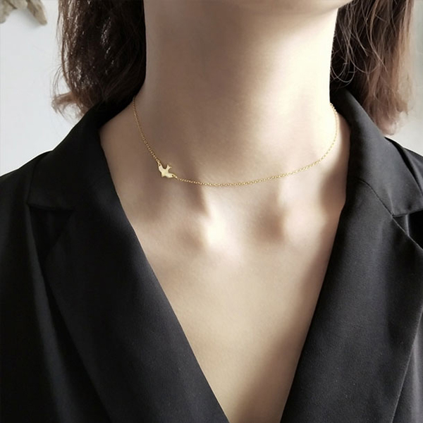 Golden Tiny Bird Design Chain Pendant Fashion Jewelry For Girls