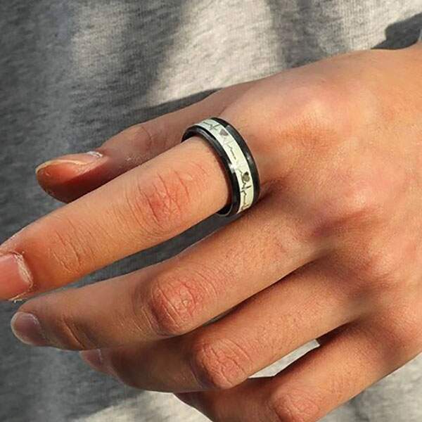 Luminous Love Heartbeat Black Finger Rings For Couples Glow In Dark - Size 8 