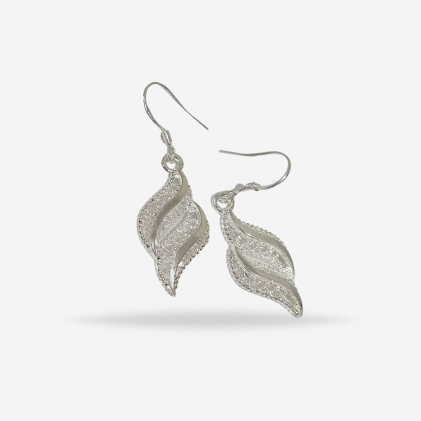 New Fashionable Small Wavy Leaf Shaped Silver Earrings For Girls