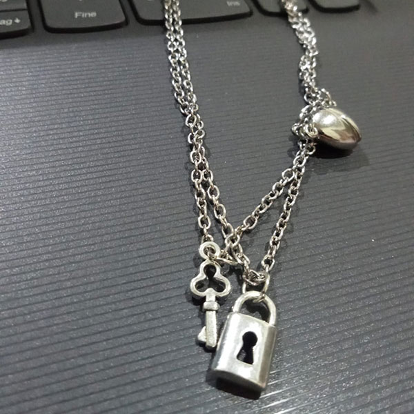  New Silver Lock & Key Fashion Pendent Magnetic Necklaces For Women & Men