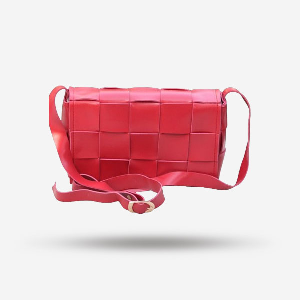 Unique Square Pillow Shape Ladies Shoulder Bag In Red Color